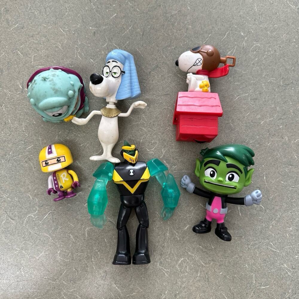 Bundle Lot of Mcdonalds Toys Figures Snoopy Ben 10